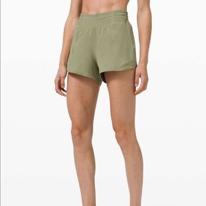 Lululemon Hotty Hot Short *High-Rise 4" - Rosemary Green